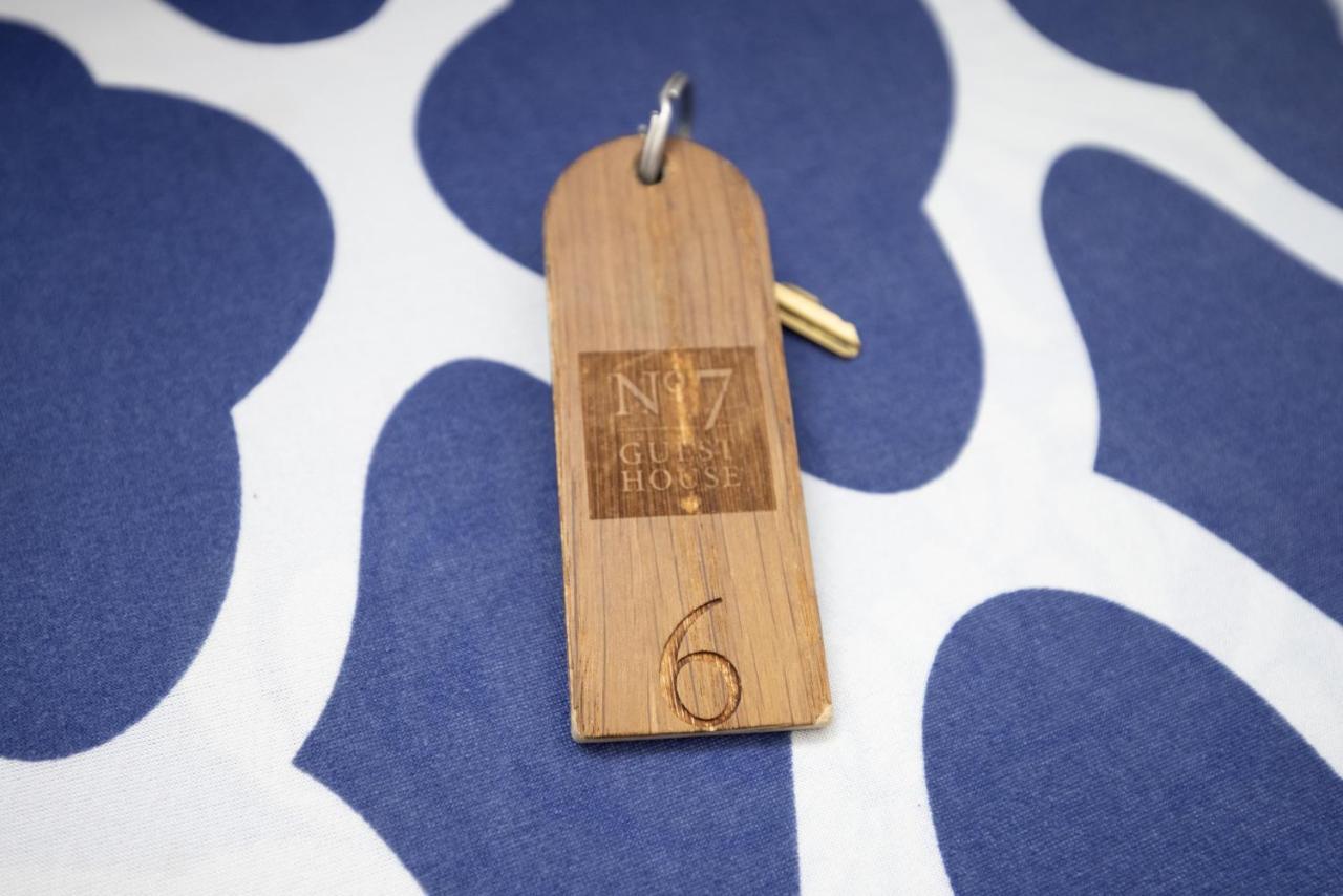 Number 7 Guest House Whitby Bagian luar foto