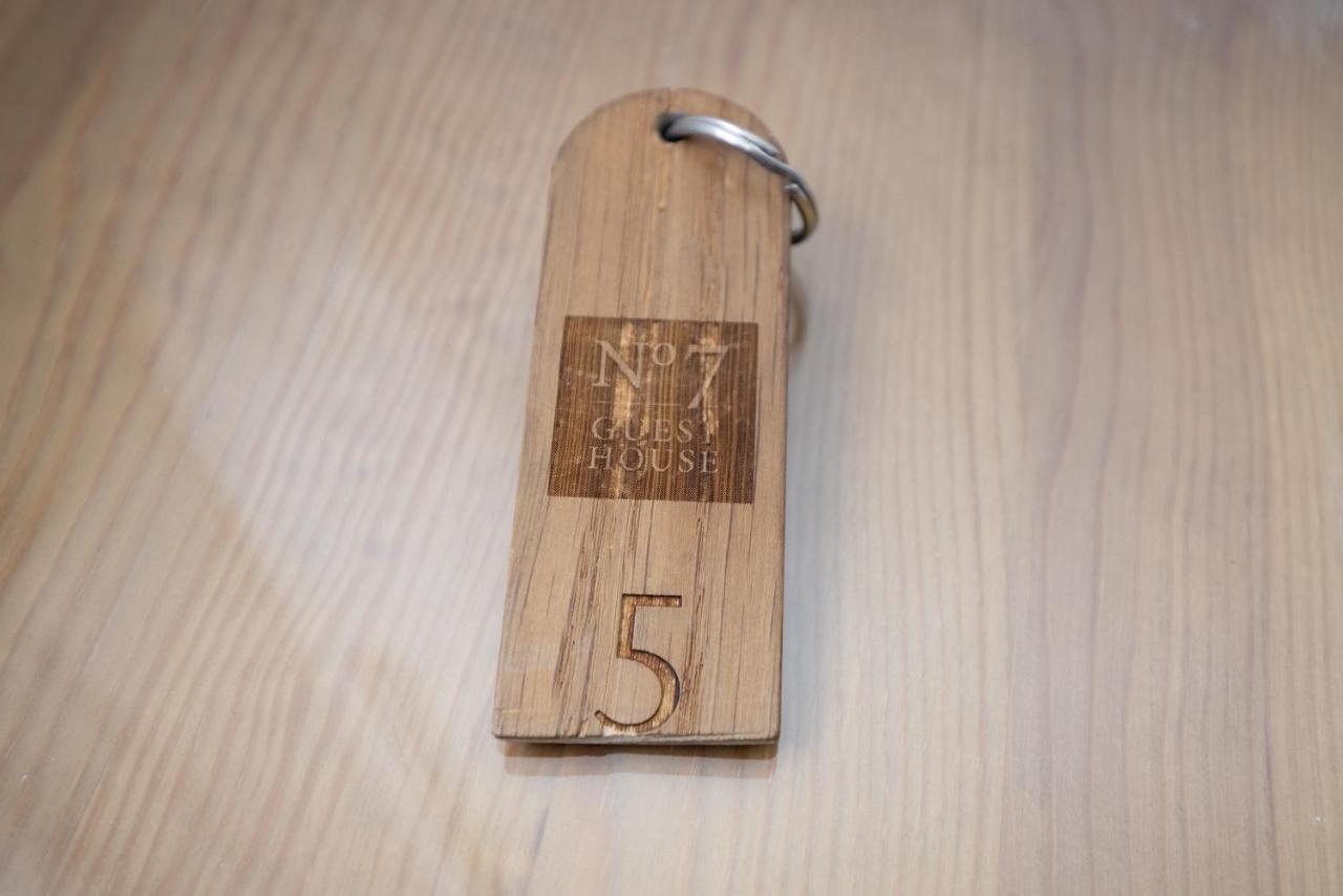 Number 7 Guest House Whitby Bagian luar foto