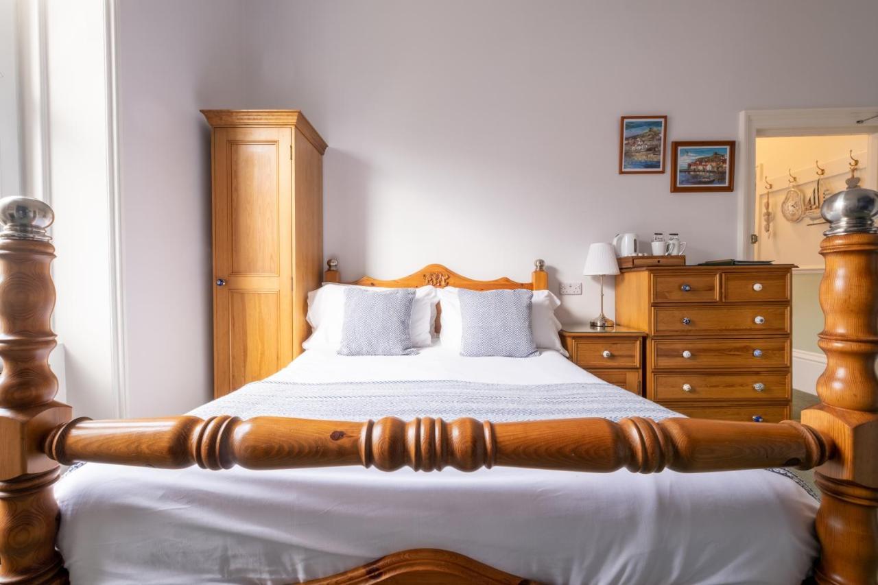 Number 7 Guest House Whitby Bagian luar foto